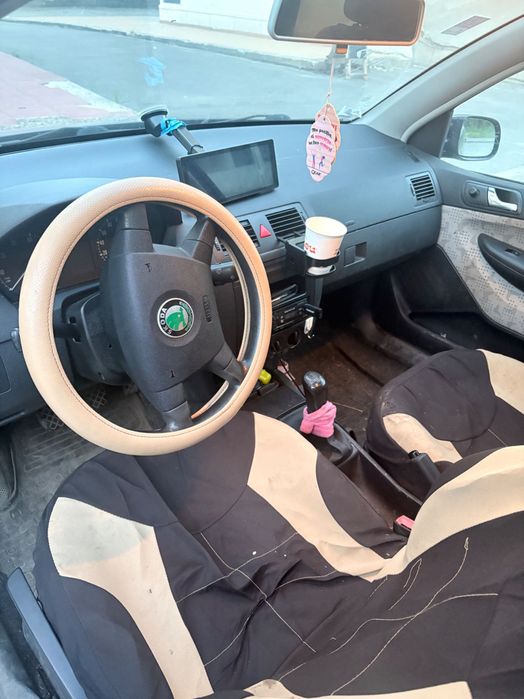 Vând Skoda Fabia