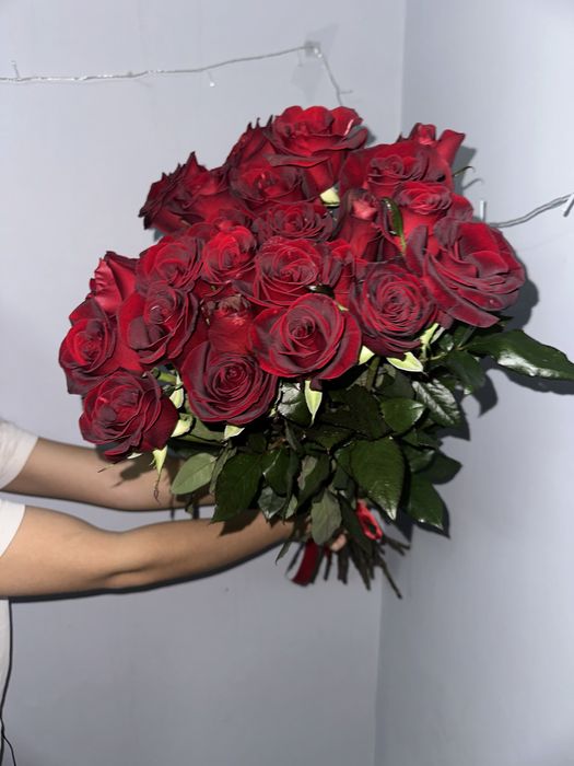 Роза 25 штук роза қазір сағат 22:00 алынды