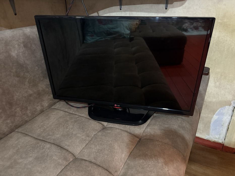Два телевизора sony LG