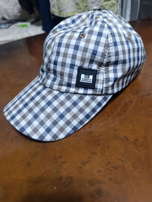 Продам кепку оригинальную Weekend offender