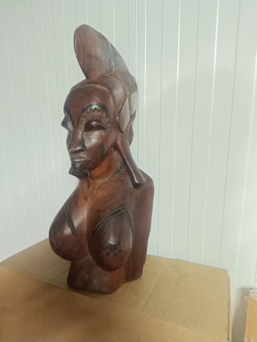 Голяма дървена статуетка на племето  Фулани