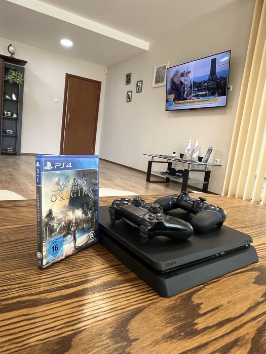 КОНЗОЛА PS4 с оригинален контролер