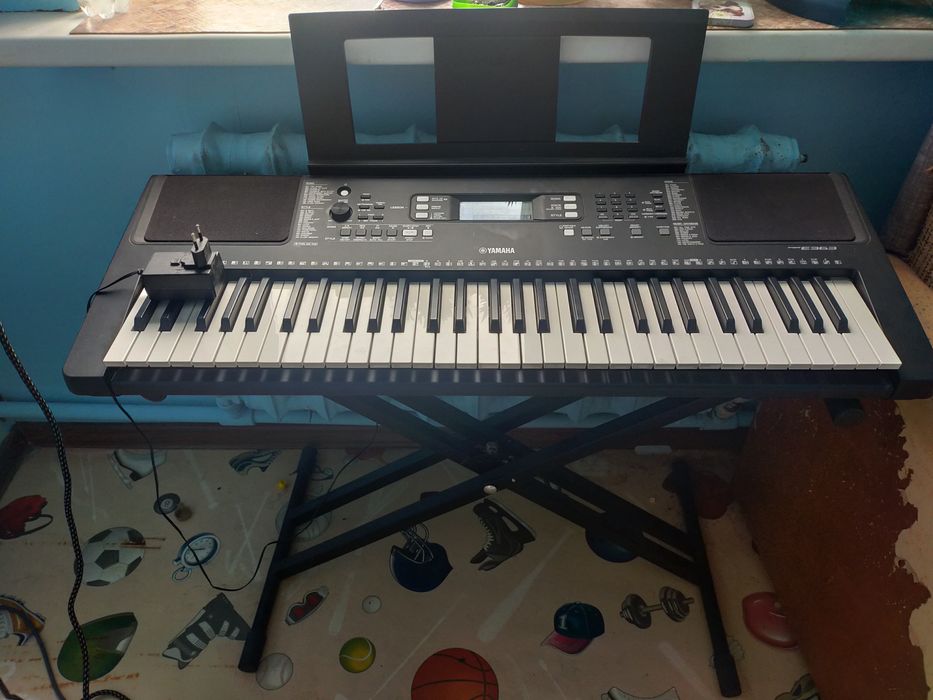 Синтезатор  esr EW300 Yamaha