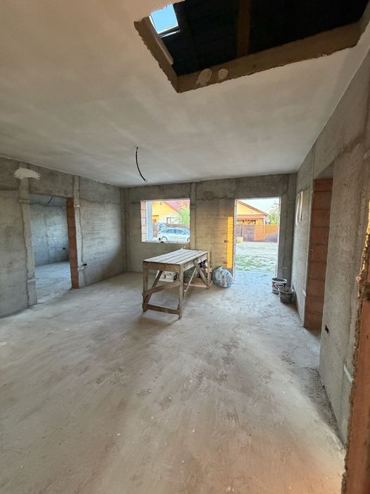 Casa parter, 3 dormitoare, 2 bai, terasa, beci, camera tehnica