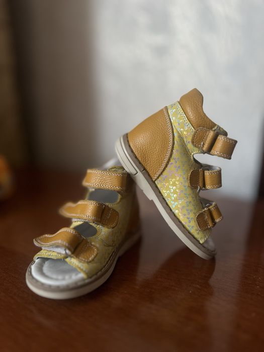 Ортопедические сандали