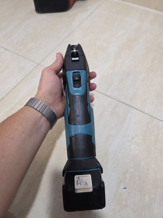 Masina multifuncțională multicutter Makita DTM51