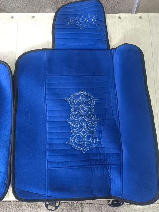 Авто чехол в хорошем состояние