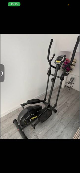 Bicicleta eliptică TECHFIT E380