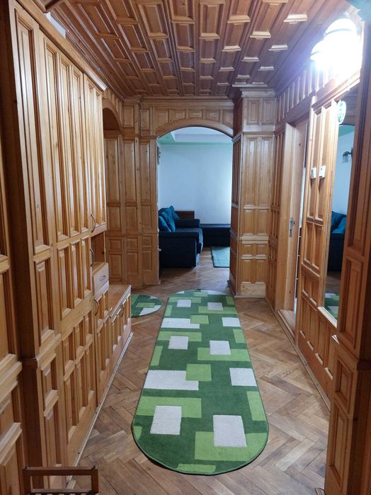 Apartament 3 camere de închiriat