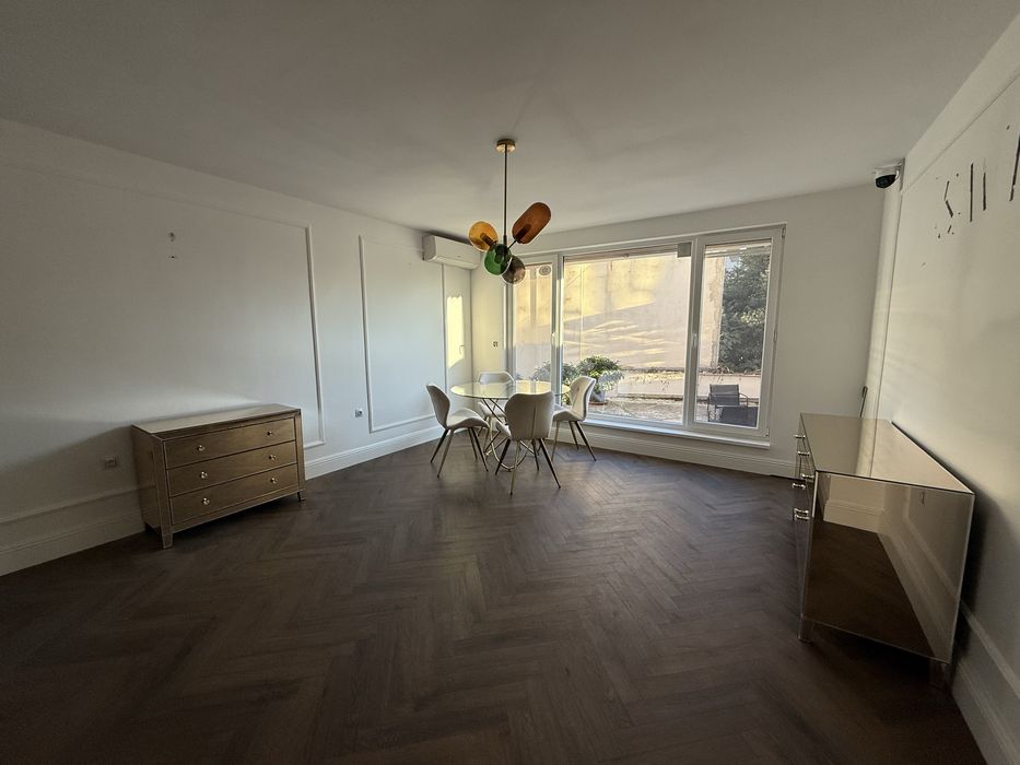 Ателие под наем в центъра, Бургас.В момента подходящо за офис.