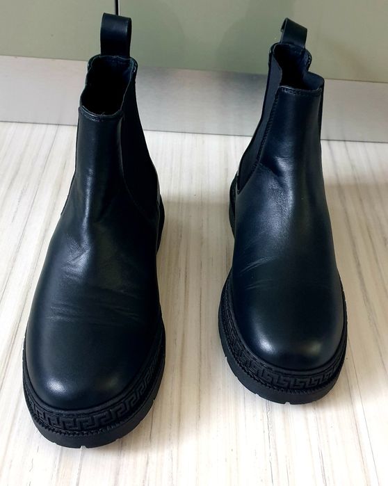 Versace Medusa Leather Ankle Boots 37/23.5см ОРИГИНАЛ Дамски ест. кожа