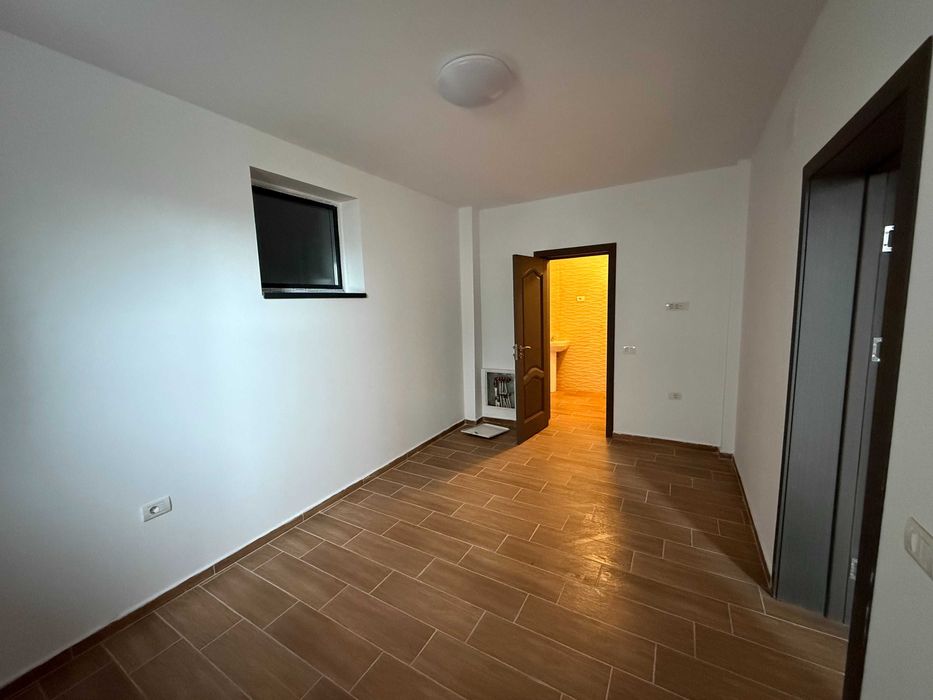 Spațiu semidemisol de vânzare – ideal pentru investiție / business, Mamaia Nord