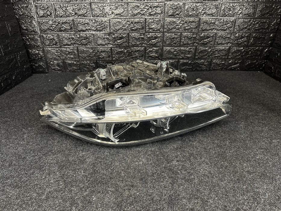 Far stanga seria 1 F20 Lci led