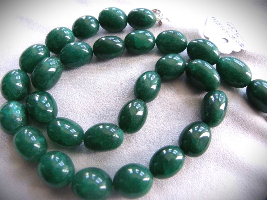 Гердани от изумруди и рубини, Камбоджа