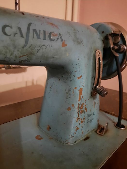 Masina de cusut Casnica Super de Cugir