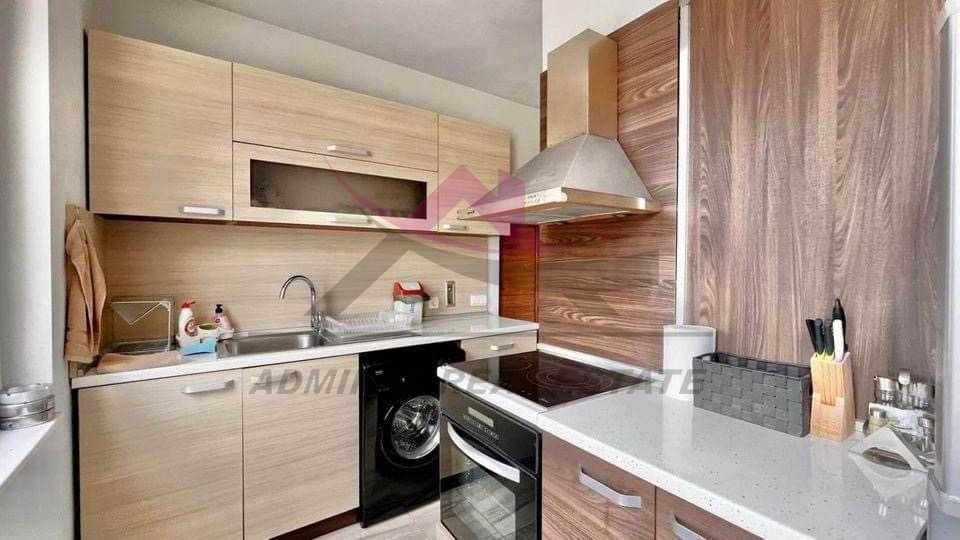 Продава се Двустаен апартамент в Варна, Левски - 102 кв.м за 1324 €/кв.м - Снимка #3