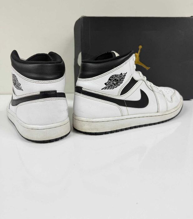 Jordan 1 Mid Reverse Panda