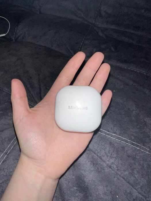 Футляр-акумулятор Samasung Galaxy buds2 (powered by AKG)