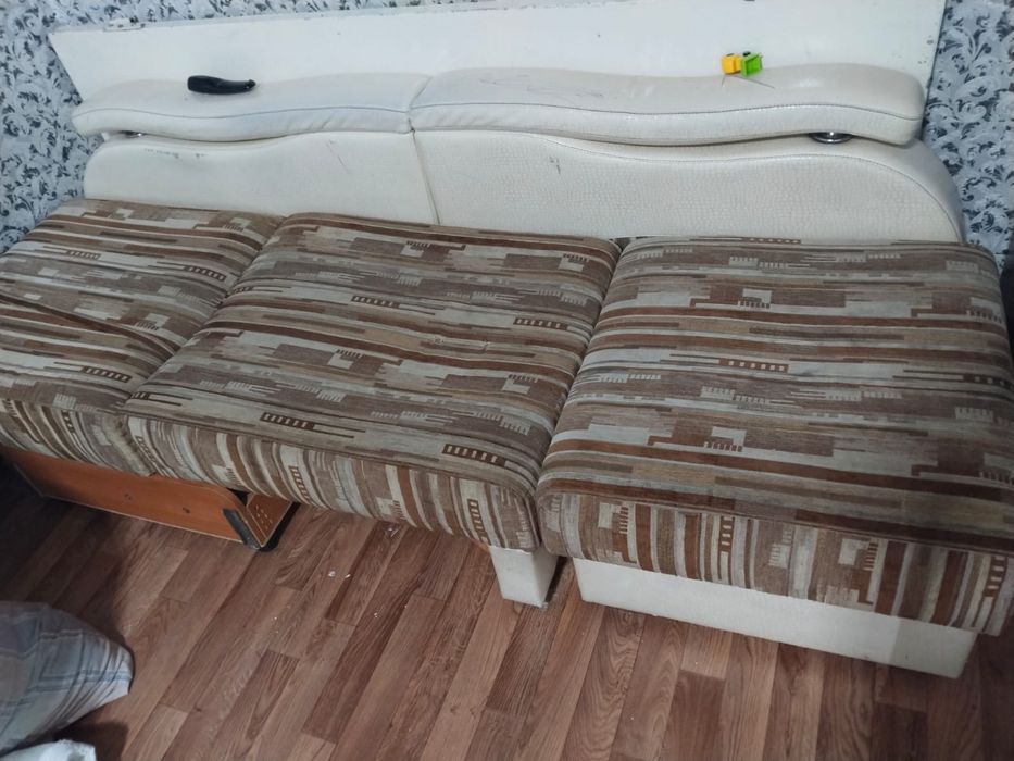 Продам диван с креслом