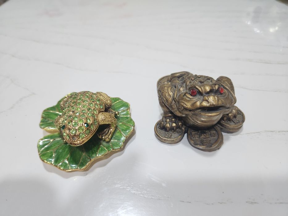Продам статуэтки жабы