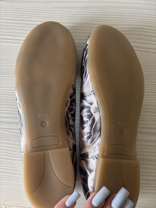 чисто нови детски обувки Junona