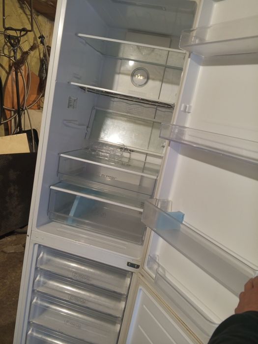 Продам холодильник