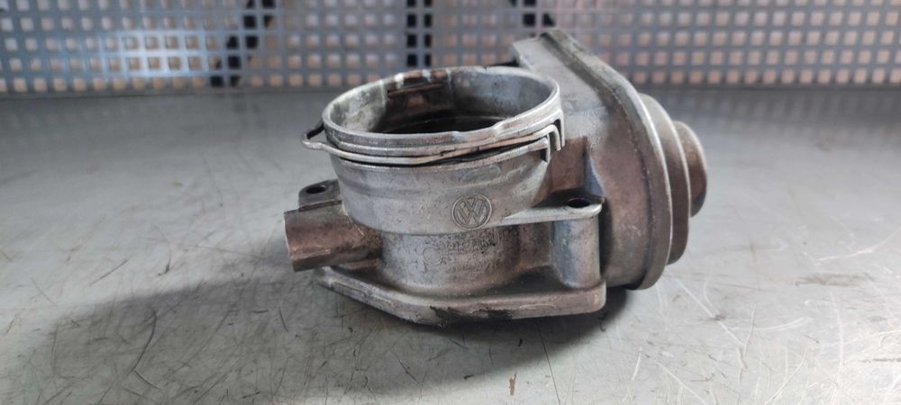 Clapeta acceleratie volkswagen vw golf 5 BKC cod 038128063G