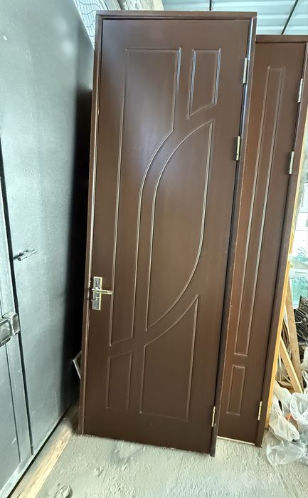 Продаются двери двойные и 3 обычные