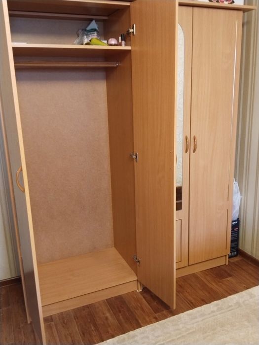 Продается спальный шкаф