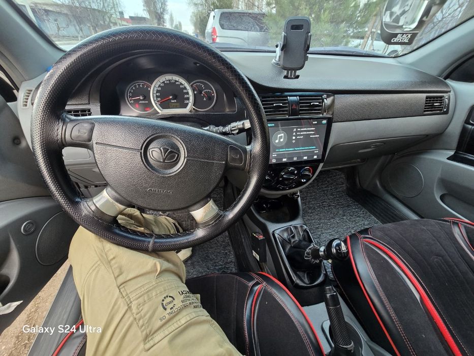 Laseti 2011 sroshni sotiladi