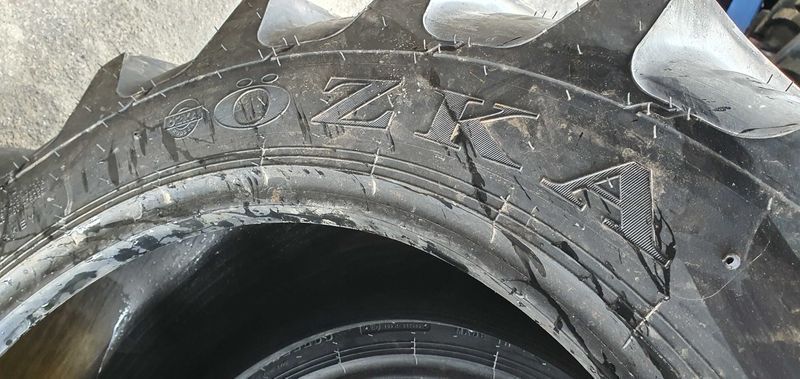 360/70R28 radiale pentru utilaje cu incarcator frontal agricole WYZK