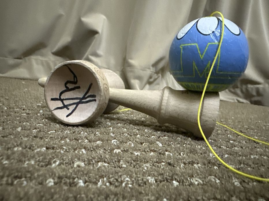 Kendama hun urilizata semnata de Xremus