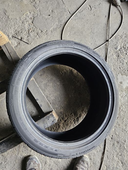 1 anvelopa vara 255 35 19 Barum 7.5mm