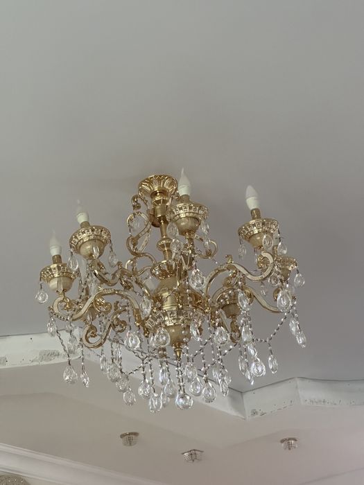 Продам люстру красивую