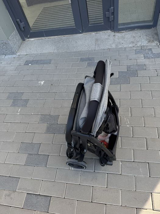 Продам  шикарную коляску