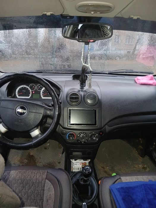 Продам машину шевроле нексия