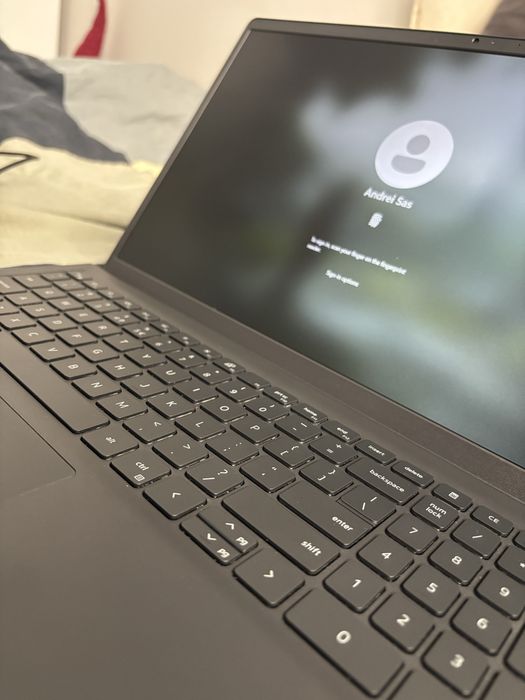 Laptop Dell Vostro 3520, i5 Gen 12, 16GB RAM, 512GB SSD, Windows 11 Pro