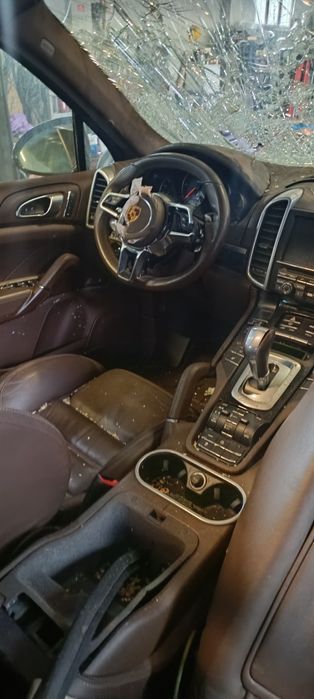 Porshe cayen 2017g