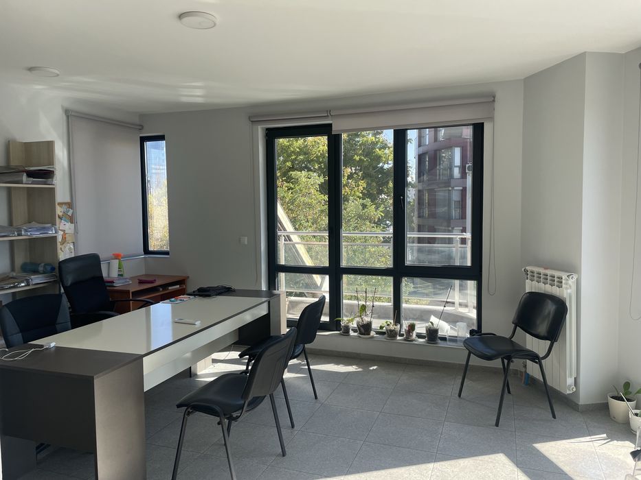 Дава се под наем Офис в Пловдив, Младежки Хълм - 35 кв.м за 7.65 € - Снимка #2