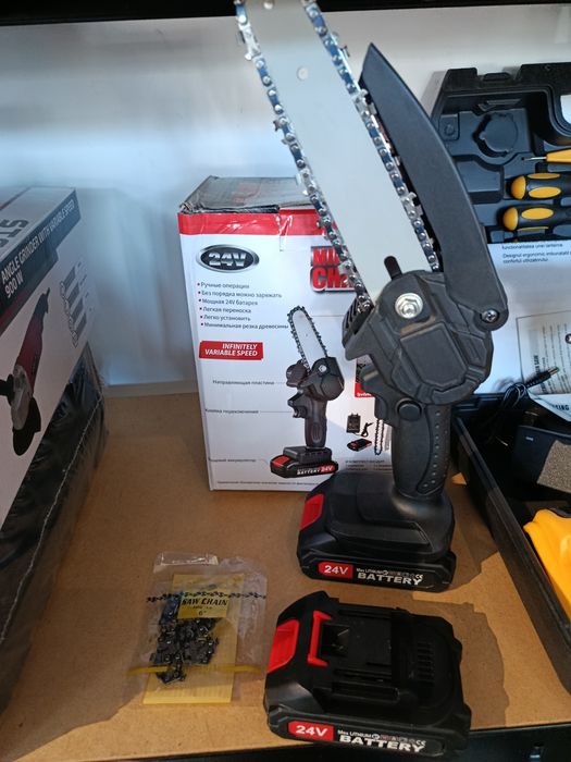 Fierăstrău electric