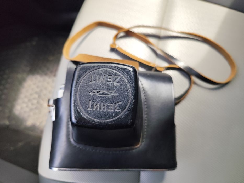 Ретро фотоапарат Зенит