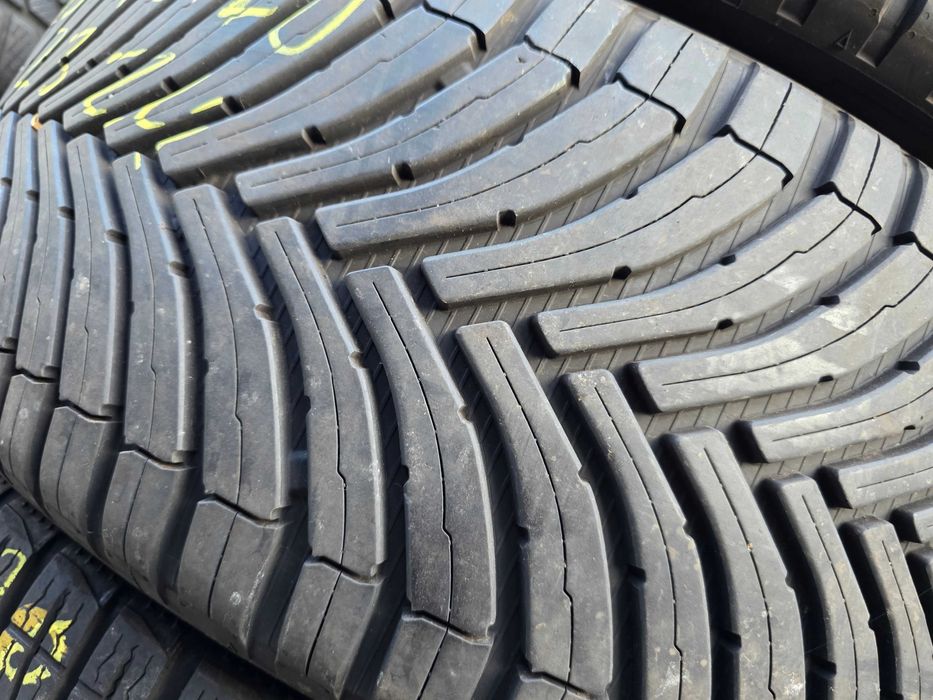 2бр Всесезонни гуми 235 45 20 - Bridgestone - DOT 2024