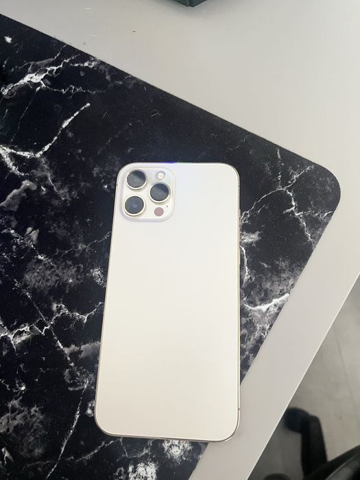 Iphone 12 Pro Max в отличном состоянии(торг)