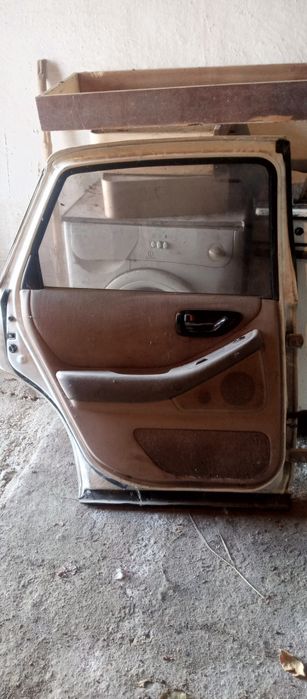 Продам капот на тойоту Авалон 95