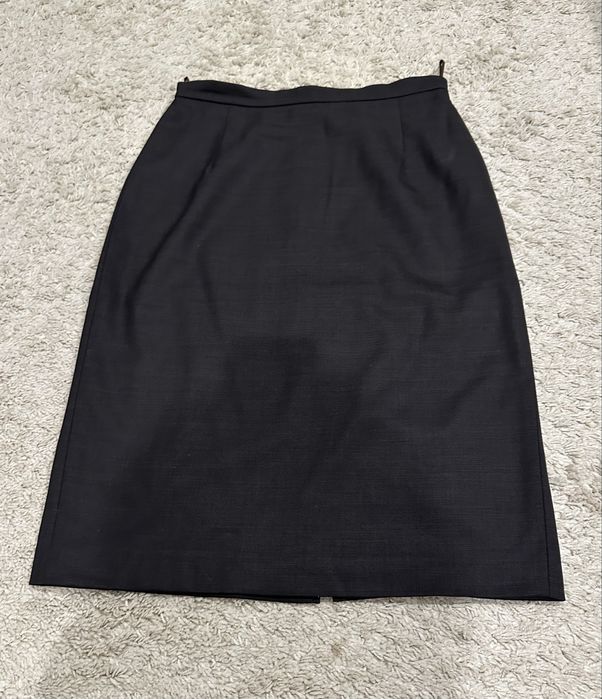 Дамски костюм пола и сако на Max Mara