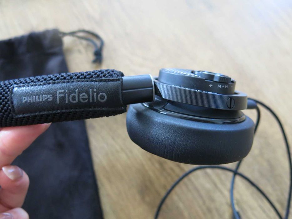 Безжични слушалки Philips Fidelio M2