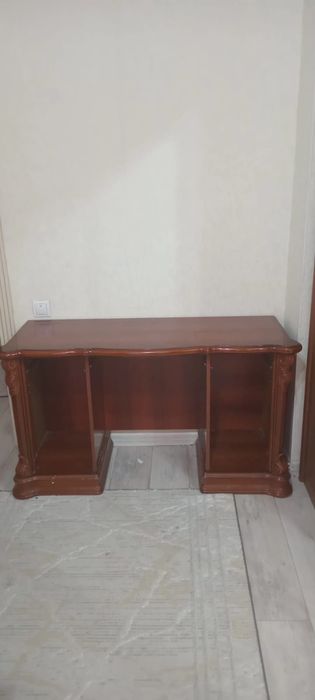 Тумбо под телевизор