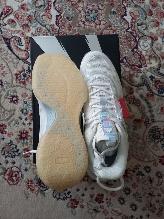 Кроссовки PEAK white