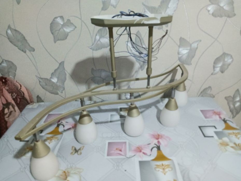 Люстра в комнату