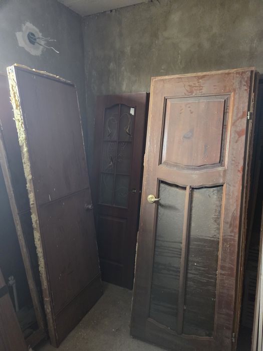 Продам двери 60-70 см деревянные